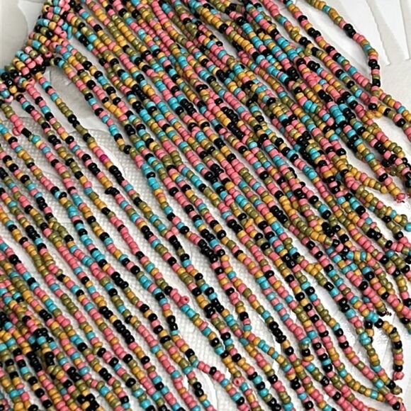 Boho seed bead bib necklace - Picture 6 of 9